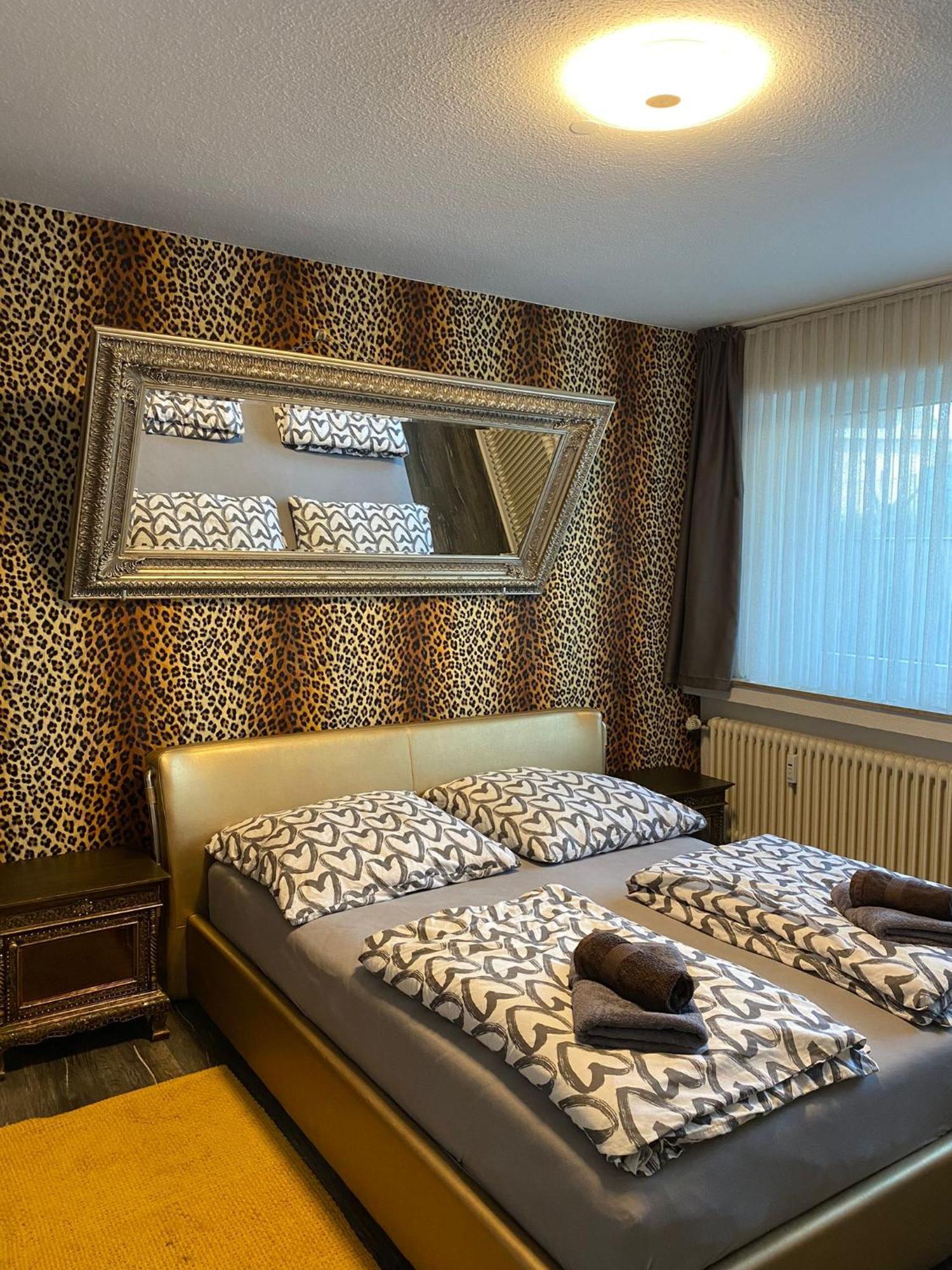 Dusseldorf-south - Self Check-in Apartment Dusseldorf